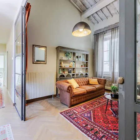 Elegant Villa With Garden In The Heart Of Lucca Apartment *